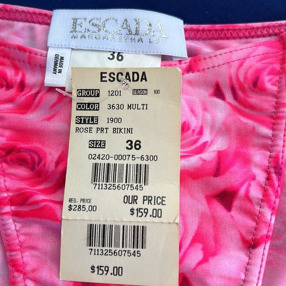 Escada - Picture 3 of 8